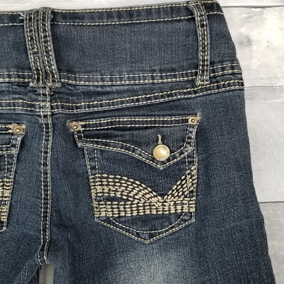 No Boundaries Cuffed Jean Shorts - Picture 5 of 6